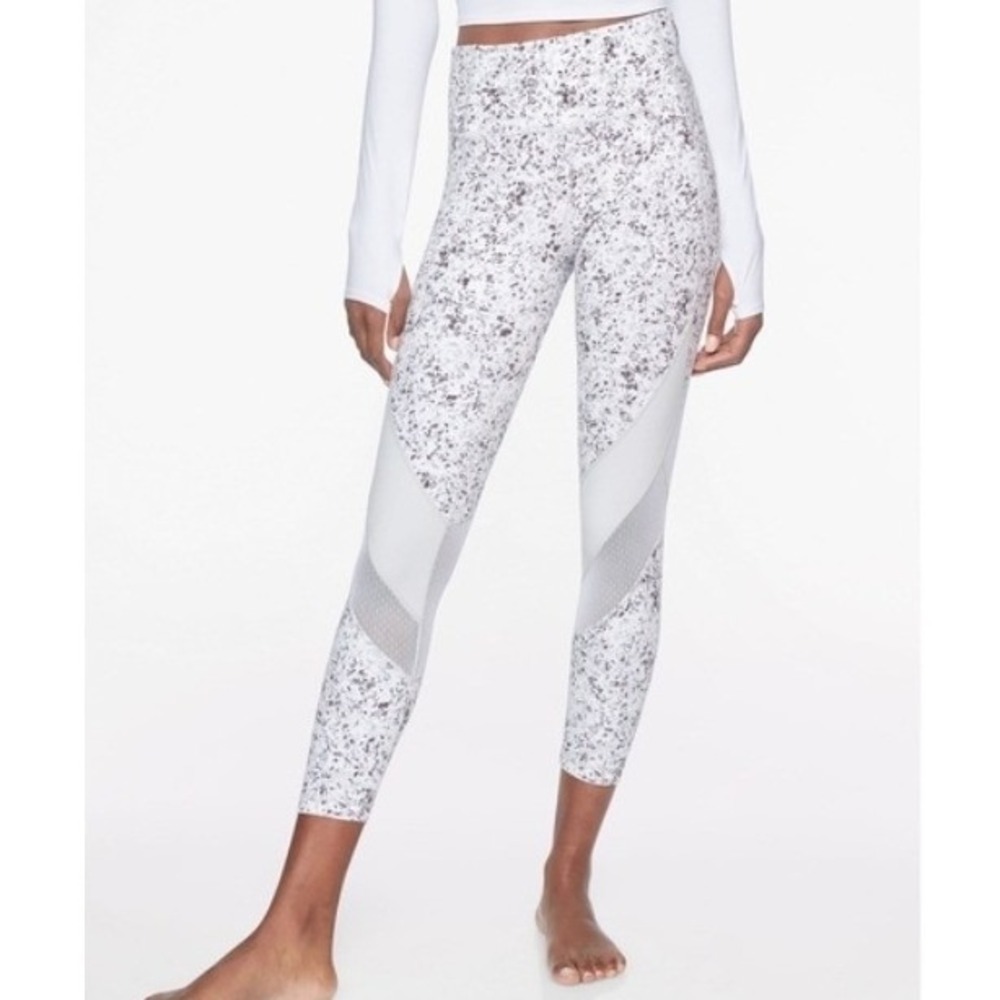 Athleta Sandstone Salutation‎ 7/8 Leggings Size Medium Petite